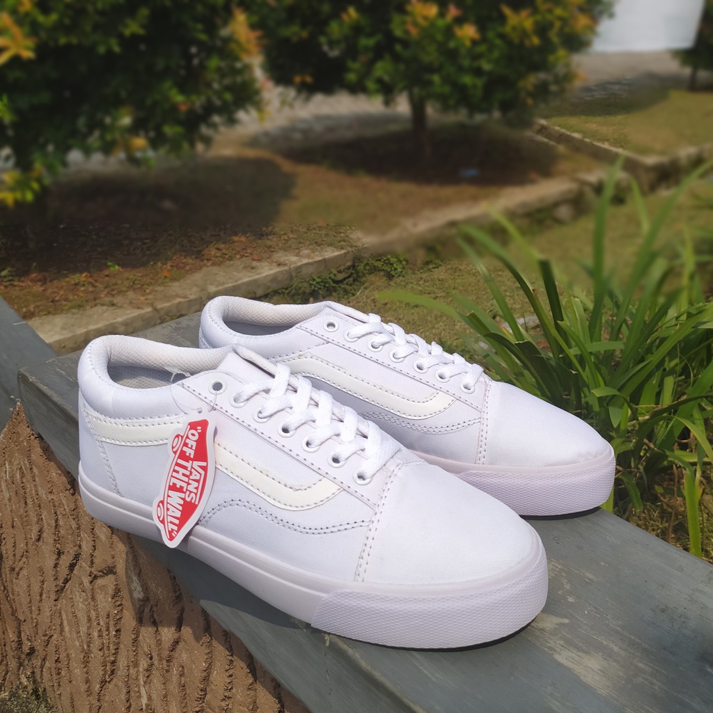 SEPATU VANS OLDSKOOL FULL WHITE