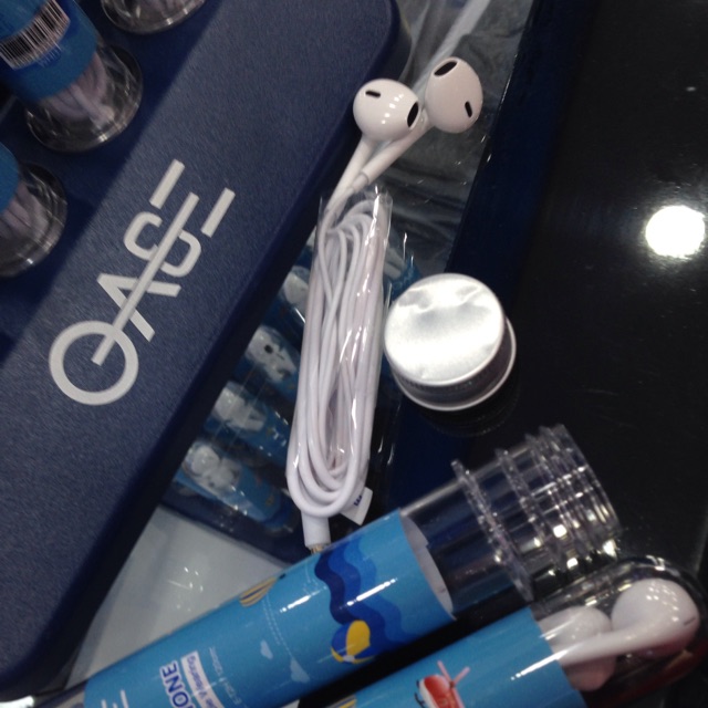 EARPHONE OASE BERGARANSI