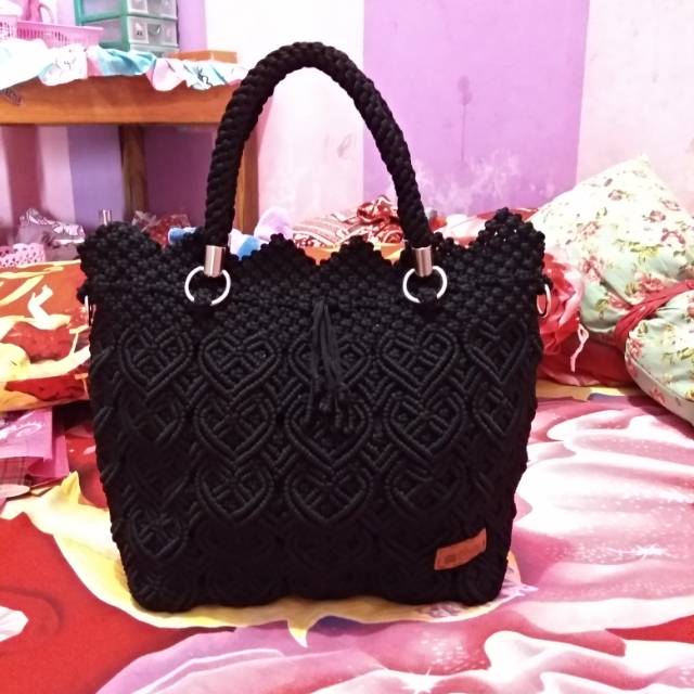 Tas Tali kur love/hati warna hitam