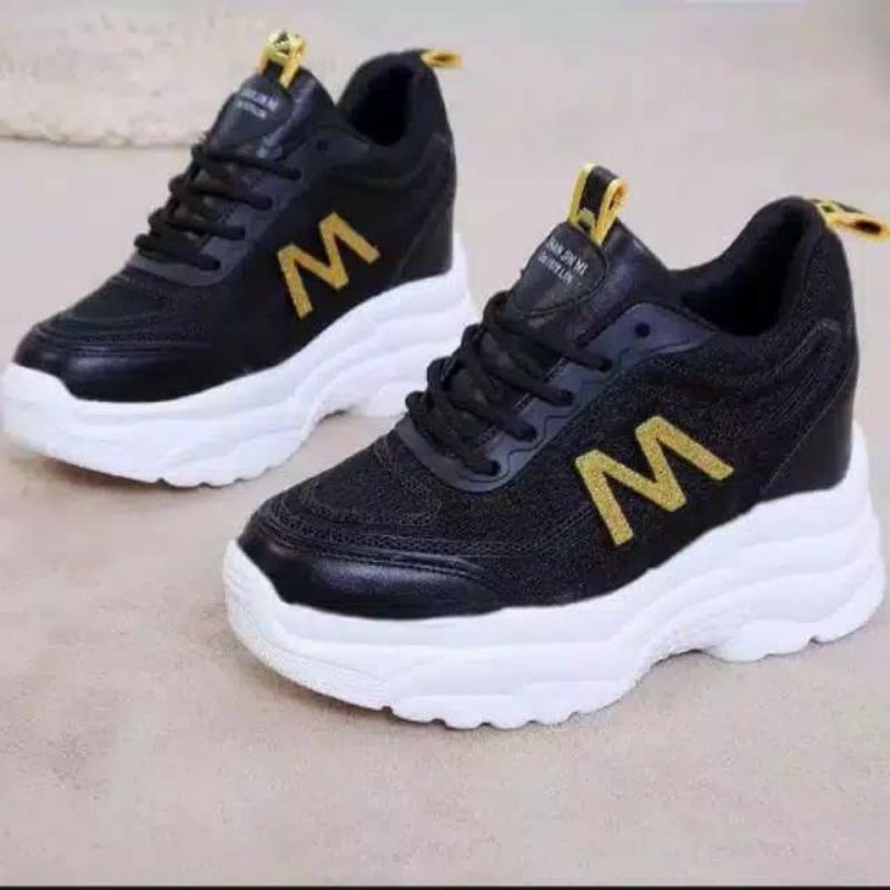 Sepatu Sneakers Wanita M Pasir Premium