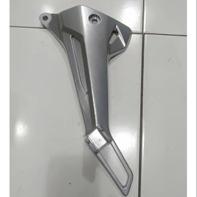 Dudukan step belakang supra x 125 foot step belakang