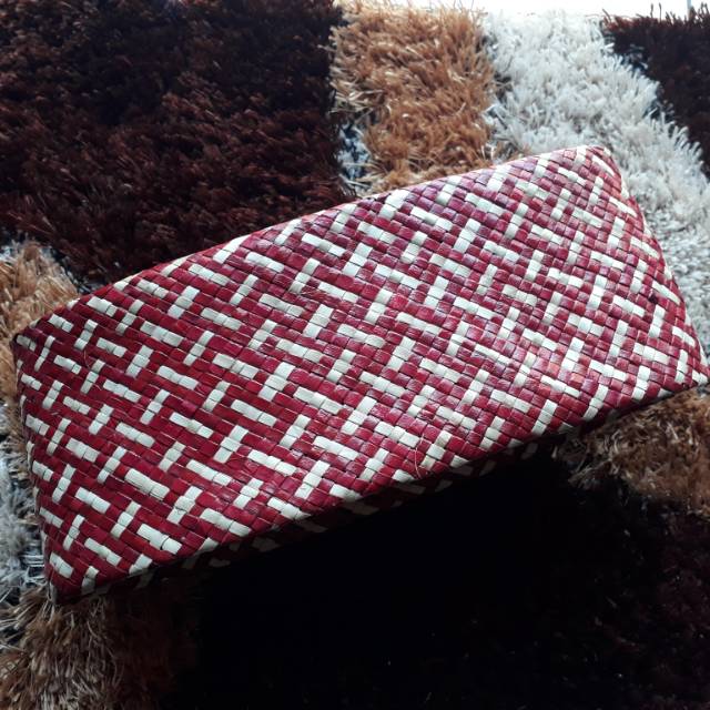 Peci dari pandan bawean