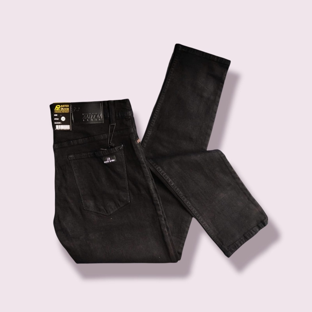 Celana jeans pria biru cerah /  Celana slimfit pria / Celana panjang cowo / Celana jeans terbaru