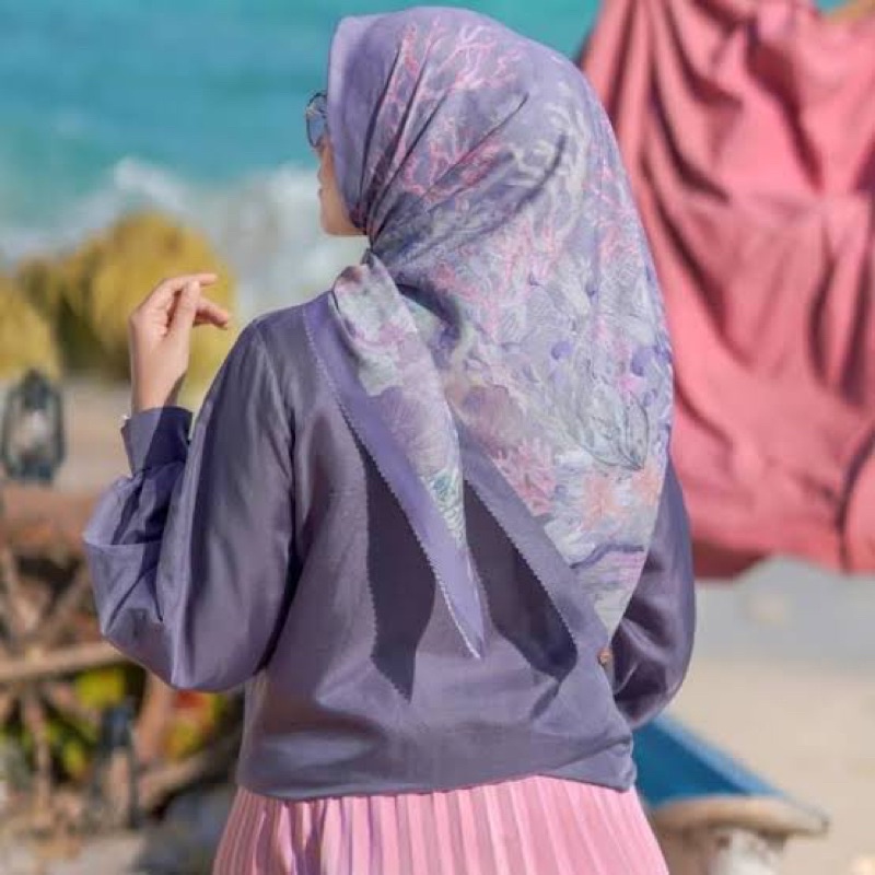 Buttonscarves The Little Mermaid Lavender Satin Preloved