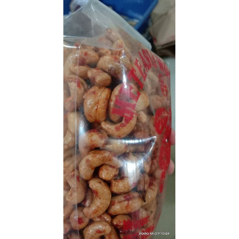 

mete kacang mede rasa pedas manis 500gram