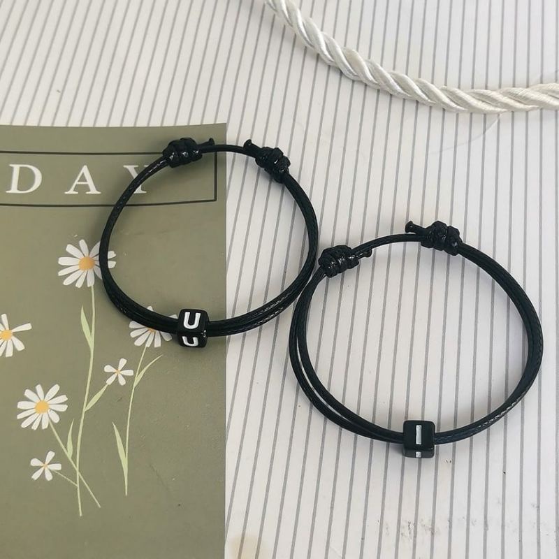 [2 Pcs] Gelang Couple Magnet Inisial Huruf  Handmade Tali Kore Hitam Simpel / Gelang Pasangan
