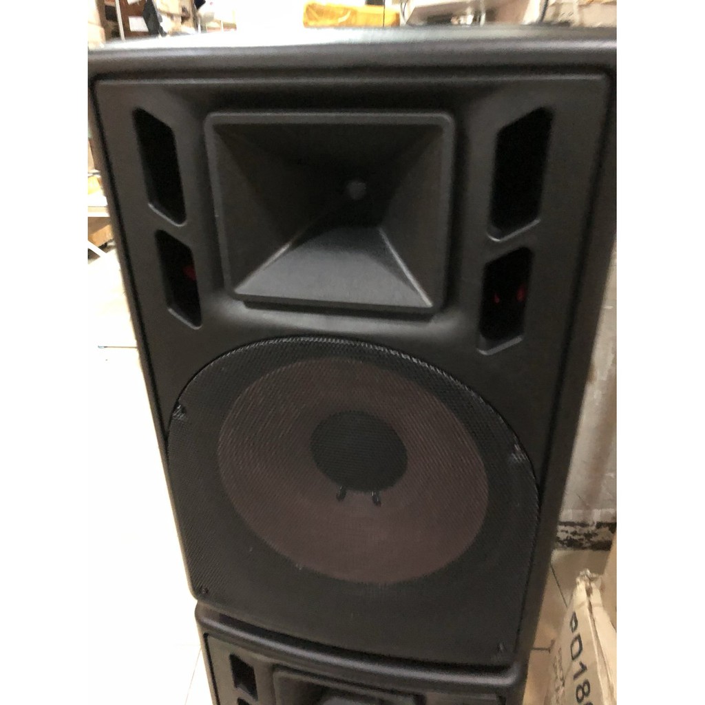 Speaker Monitor Aktif 15 Inch 15D HP1000 JBL