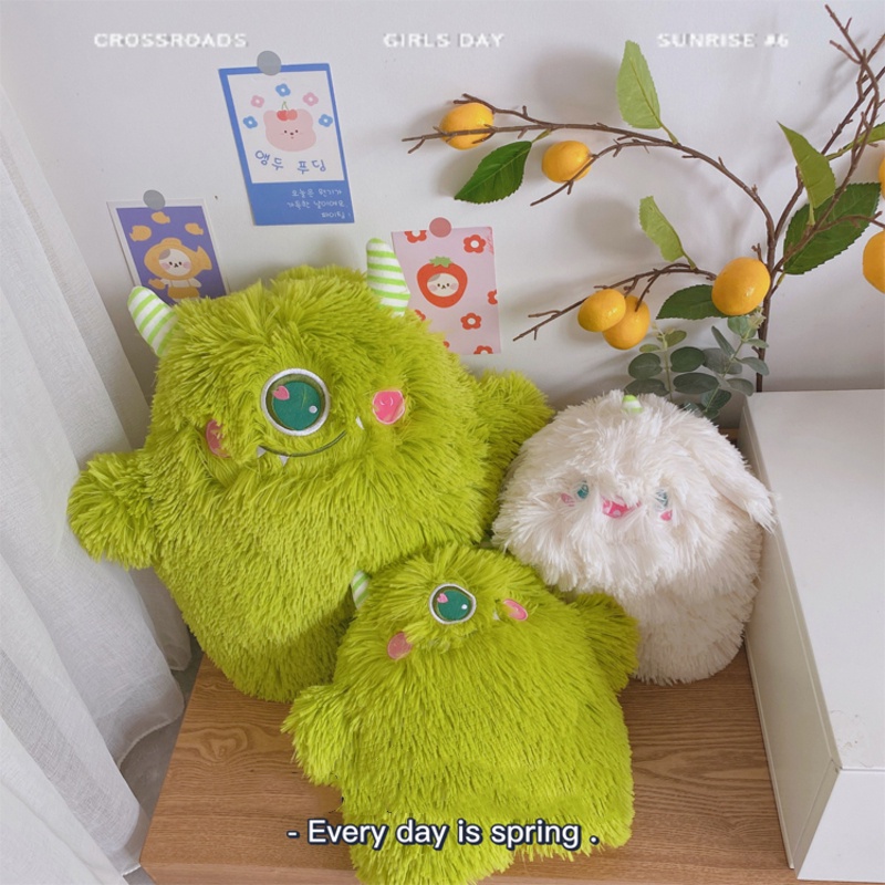 Boneka Plush Monster Berbulu Menggemaskan Untuk Bermain Anak Dan Dekorasi Rumah