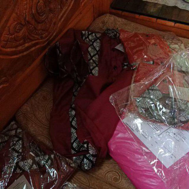 Couple Ayah Anak Kombinasi Merah Batik Silver