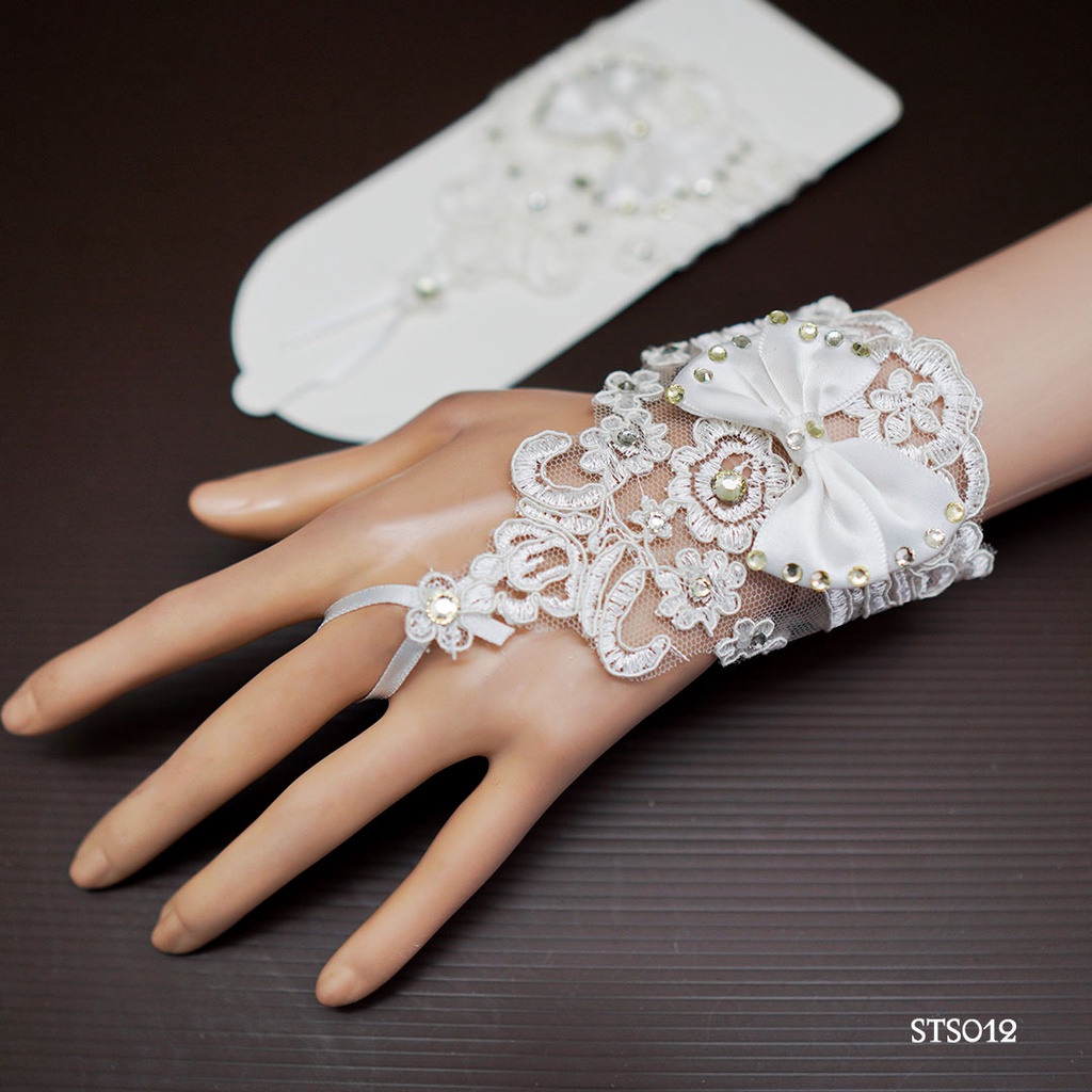 [READY STOCK] SARUNG TANGAN PESTA PERNIKAHAN WEDDING GLOVES LACE PUTIH STS012