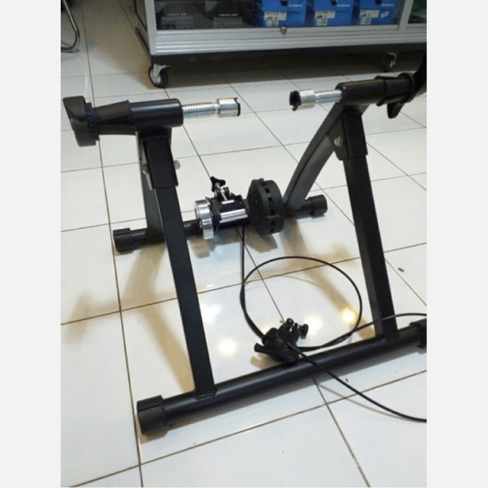 Bike Trainer Sepeda Statis XLR8 Taiwan alat berlatih sepeda di rumah