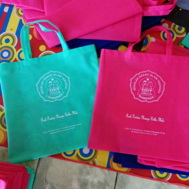 

5050cm tas Spunbond 70 gsm + sablon