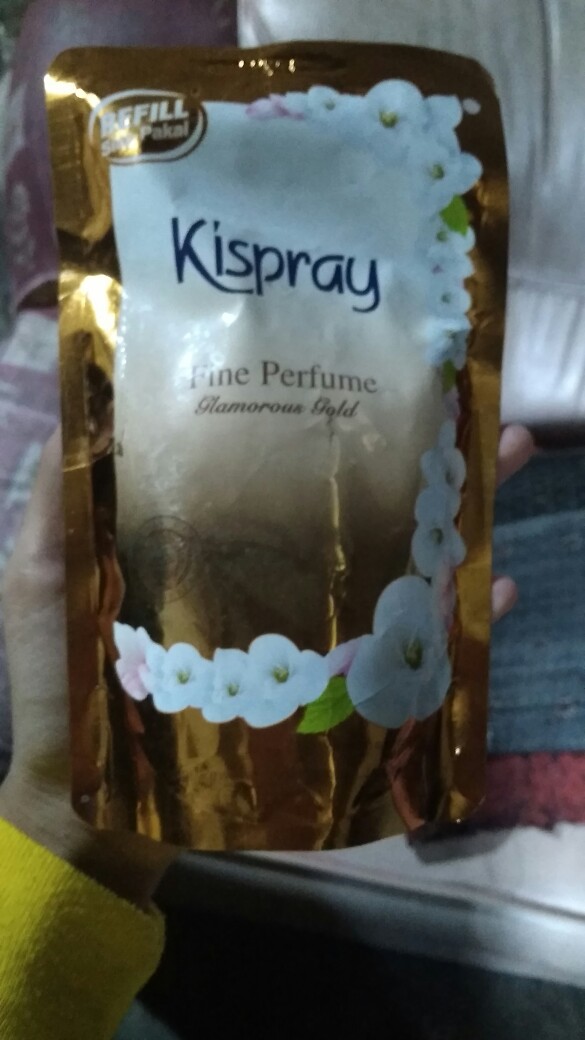 Kispray Pengharum Pakaian Reffill 300ml