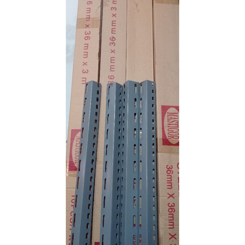 besi siku lubang 3,5x3,5x1mm