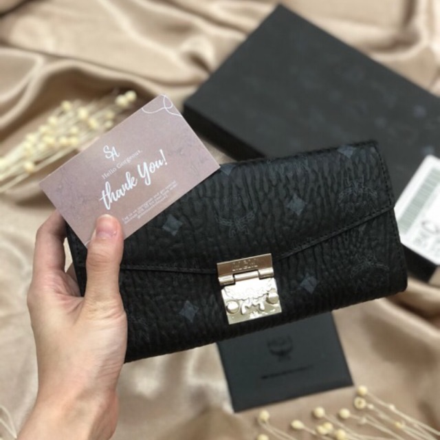 Patricia Chain Wallet