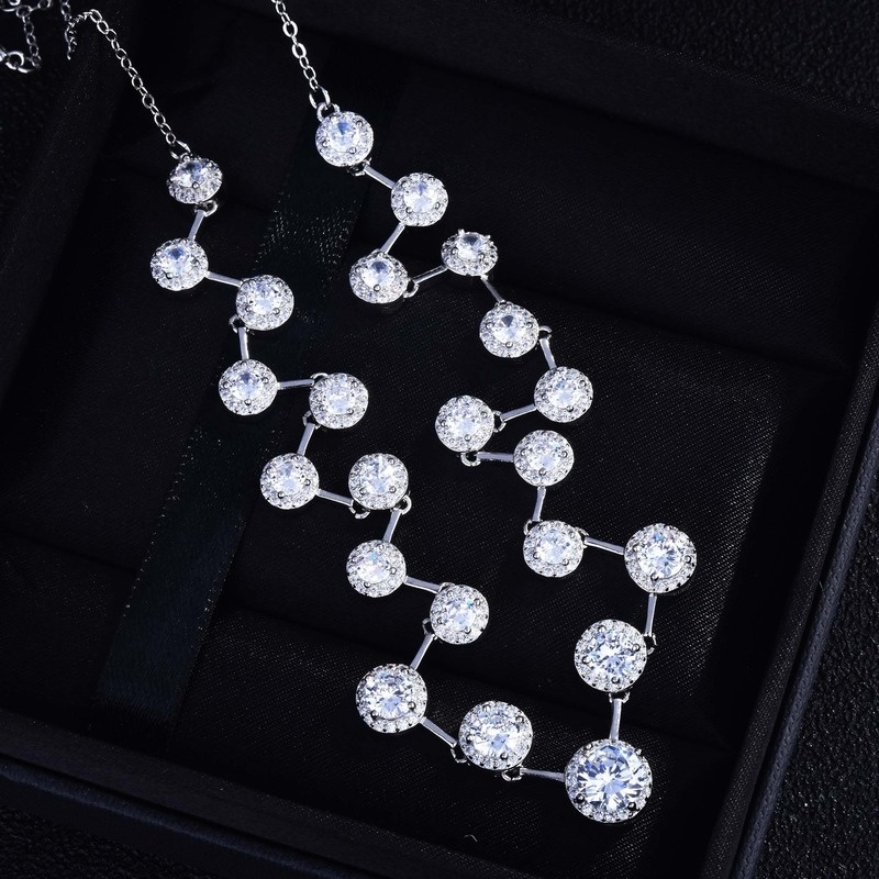 Irregular with Personality Moissanite Clavicle Necklace