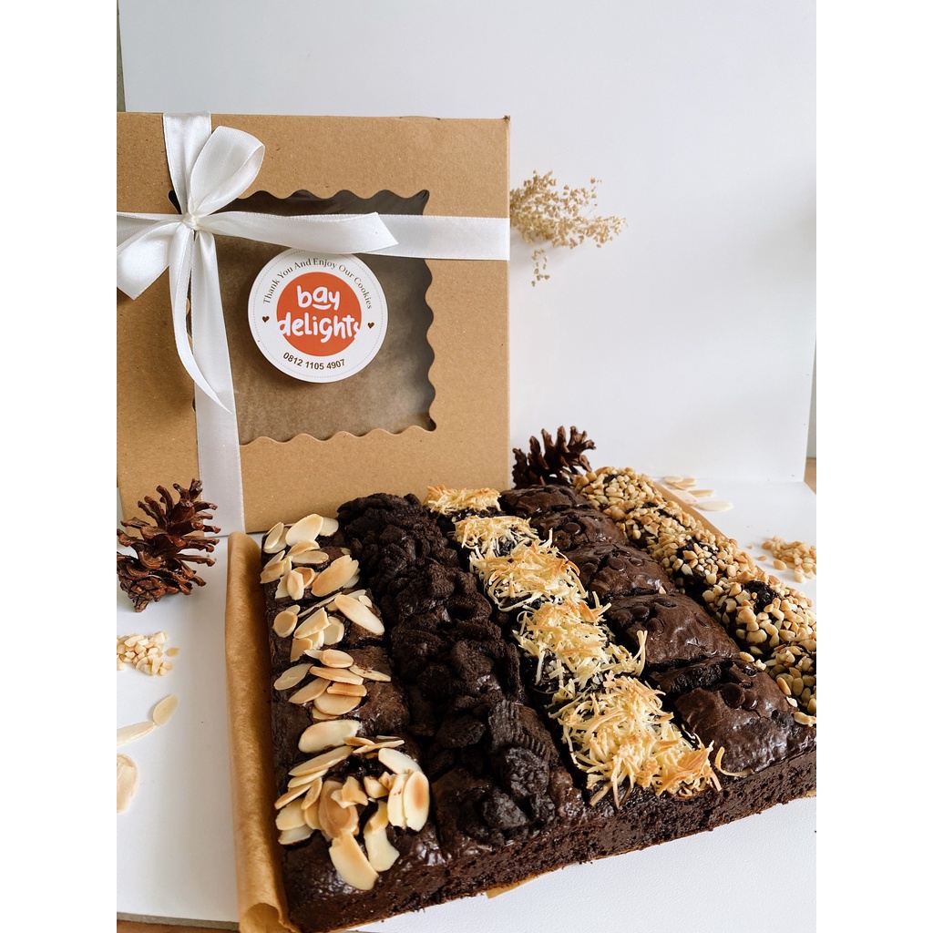 

BROWNIES PANGGANG FUDGY BROWNIES UKURAN BESAR | UK. 20X20cm