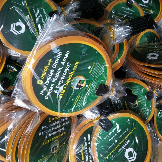 

Souvenir Murah Kipas Kertas Bulat Art Karton 310gr (Laminating)