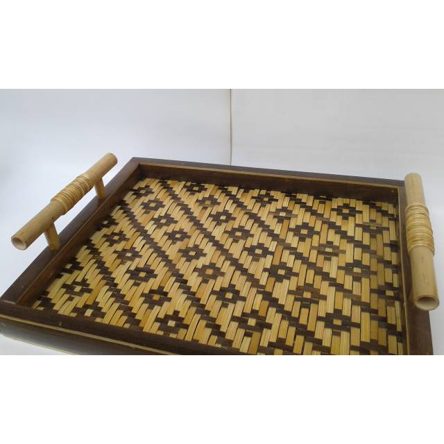 Nampan anyaman bambu hitam