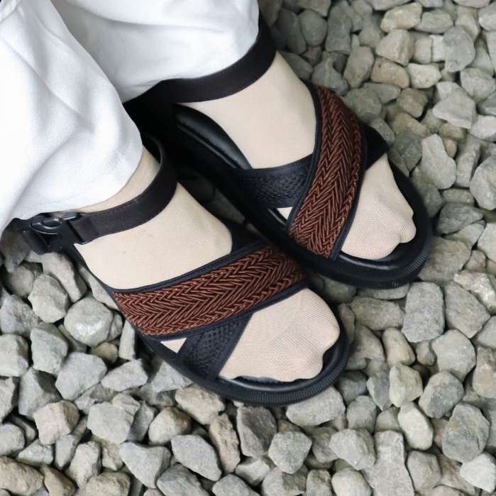 LEXA BLACK |ManNeedMe x FAV| Sandal Wanita Sepatu Sandal Gunung ORIGINAL