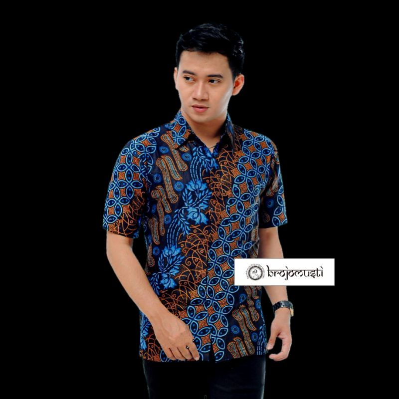 Kemeja Batik Pria Lengan Pendek M L XL XXL BISA COD BATIK PEKALONGAN NEW ARRIVAL BATIK MODERN - BAJU BATIK PRIA DEWASA LENGAN PENDEK - HEM BATIK LENGAN PENDEK LAKI LAKI BATIK NUSANTARA - BAJU BATIK DISTRO KEKINIAN - BATIK COUPLE SERAGAM KELUARGA