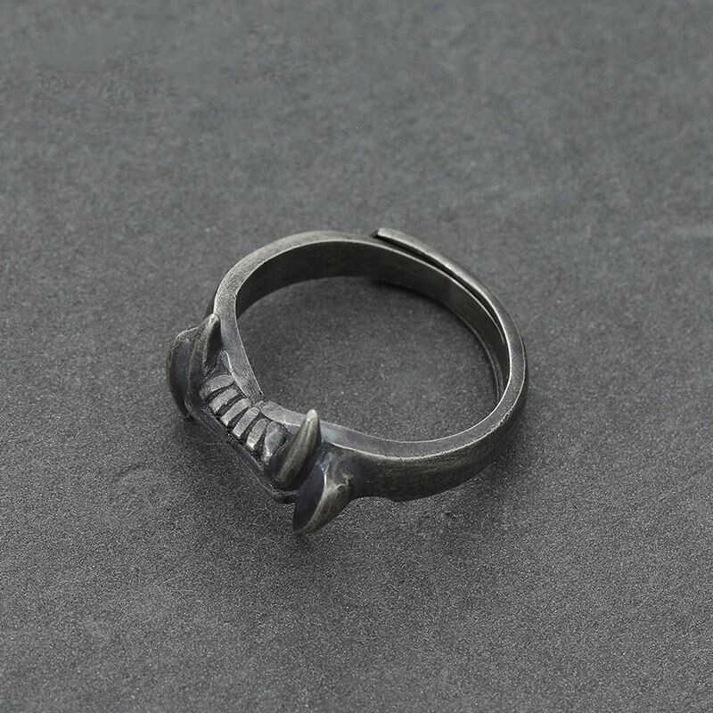 Cincin Model Terbuka Desain Gigi Hantu Gaya Gothic Punk Adjustable Untuk Pria