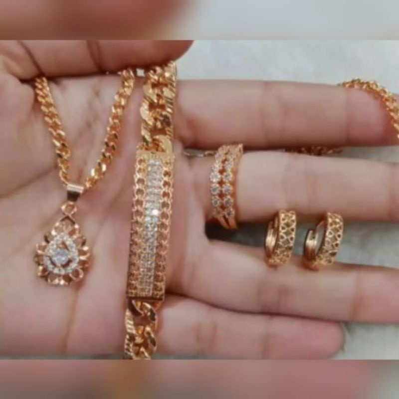 Perhiasan 1 set wanita dewasa 44