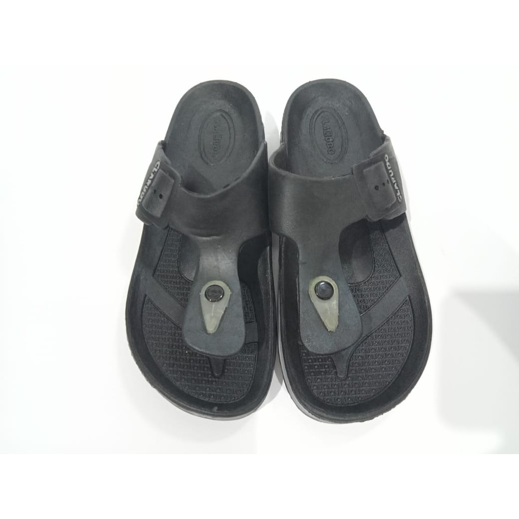 (COD) Sandal Jepit Full Hitam Santai Karet Pria Clarudo 1132