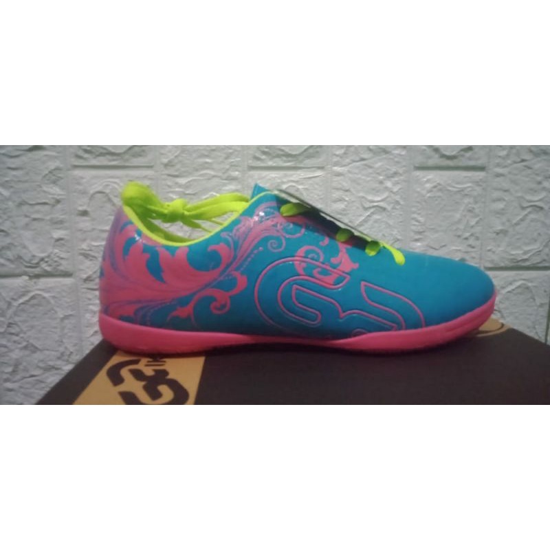 sepatu futsal Ikigai Original, harga penghabisan... terMurah