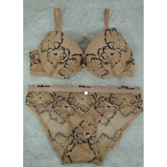 Emporio Armani Bra set