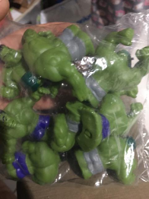 4pcs/set Hulk Avengers Figure 5.5cm Model B Hiasan Kue Topper Kue Pajangan Kue