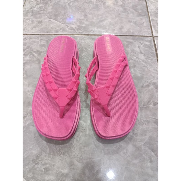 Sandal Jepit Wanita Model Rockstud/Sandal Jepit Wanita Valentino/Sandal Jepit Wanita Jelly Karet/Sandal Jepit Wanita Terbaru/Sandal Jepit Wanita Kekinian/Sandal Jepit Wanita Jelly Karet Terlaris/Sandal Jepit Wanita Tali Duri/Sandal Jepit Wanita Non Slip