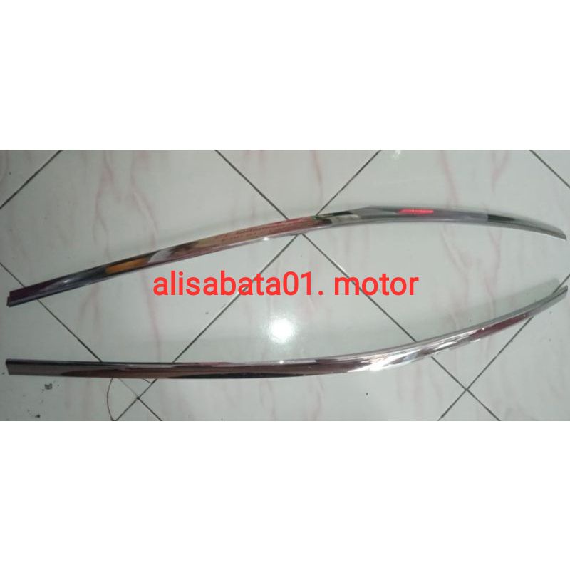 Lis list kaca PINTU belakang BAGASI TOYOTA ALL NEW INNOVA Inova reborn CROME 2016 - 2021 jual ngeset