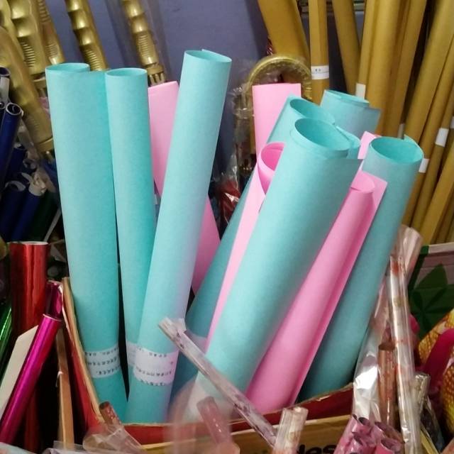 

Kertas karton Manila warna