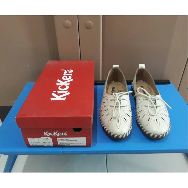 Preloved Sepatu Wanita Kickers