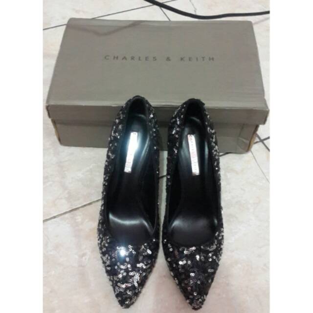 Sepatu charles & keith