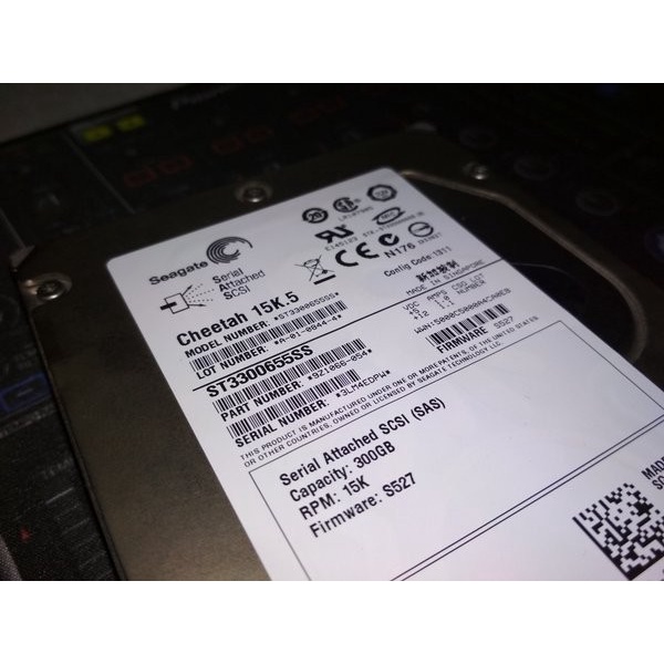 HARDISK SAS Seagate 3.5-300GB-15K RPM Server HP DELL IBM FUJITSU