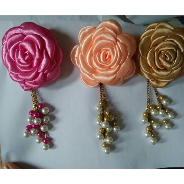 bros mawar juntai/ souvenir pernikahan/ bros pita satin