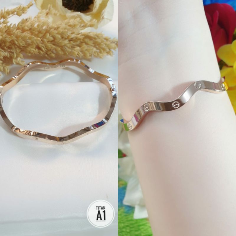 Gelang Titanium Aksen Zigzag 17 Premium Super Wanita N09102000