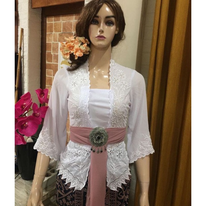 Kebaya Jadi Cleopatra versi 2 /kebaya jadi bordir warna putih bali / kebaya bali murah-Putih 1