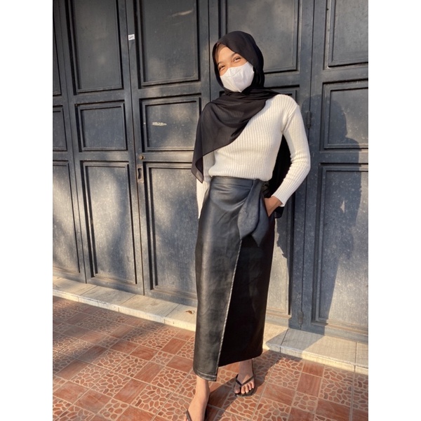 Skirt pareo leather / rok lilit kulit wanita by riseleather.id