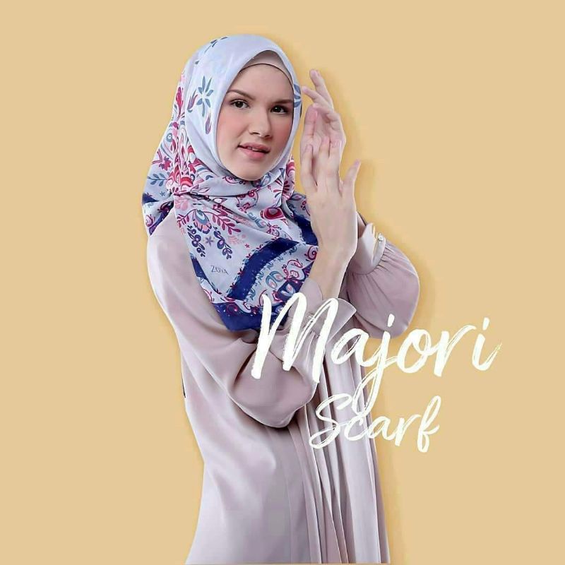 Zoya Majori scarf
