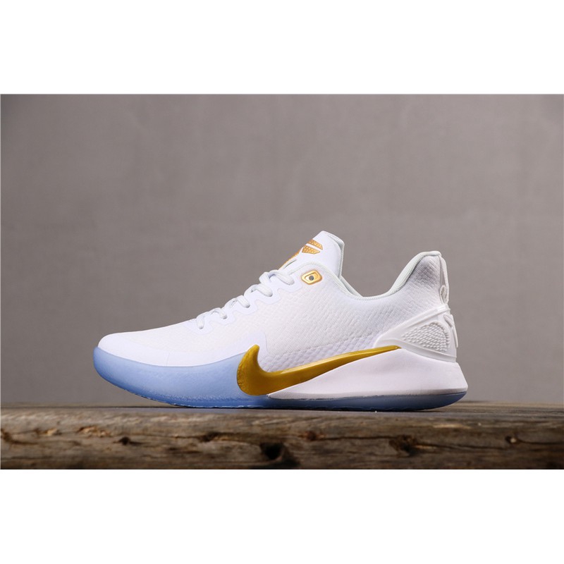 Sepatu Basket Desain Nike Kobe Mamba 