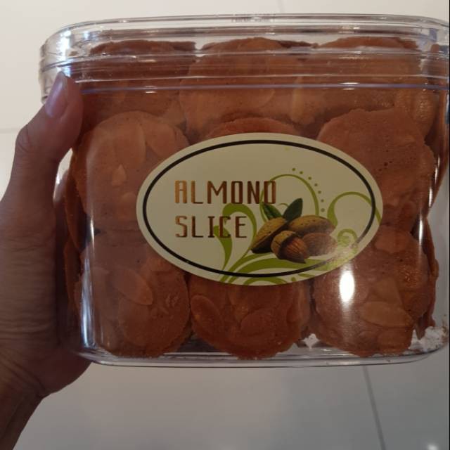 

READY JAKARTA 08 MAR 2025 - ALMOND SLICE OVAL KARTIKA SARI BANDUNG BEST SELLER ORIGINAL SALE PROMO ENAK GIFT HAMPERS PARCEL AUTH