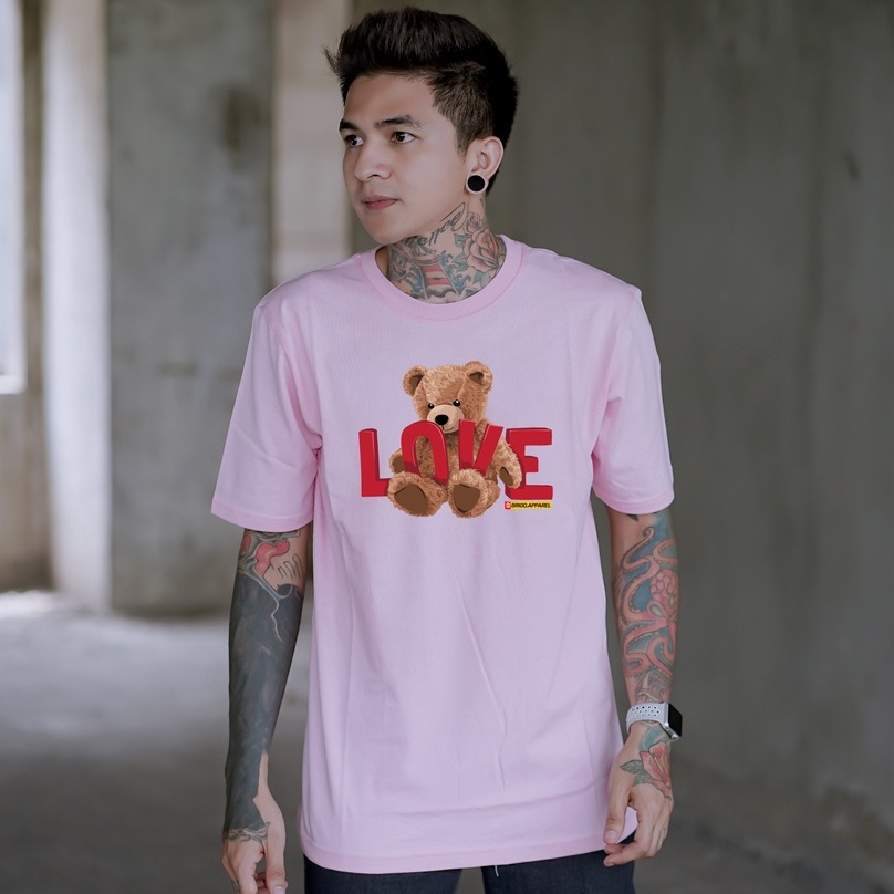 Kaos Distro BRIGO Beruang Love || BRIGO Kaos Lengan Pendek Bear Love || Kaos Katun Combed M-XL ( Pria &amp; Wanita )