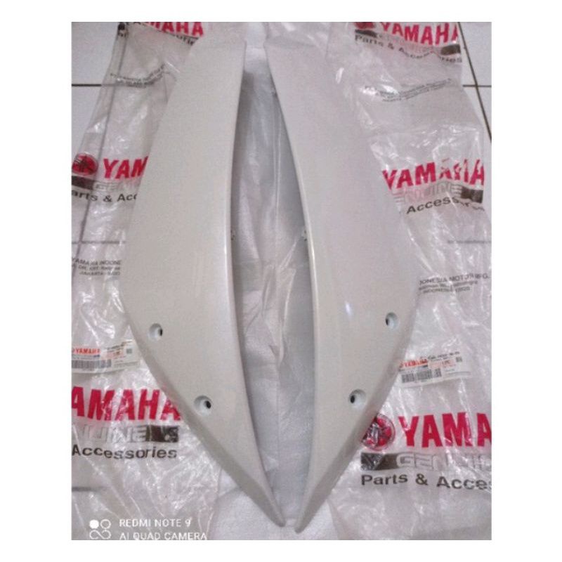Fairing luar kanan kiri Yamaha R15 V2 Original Putih