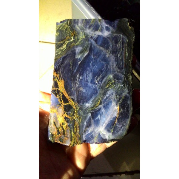 Bahan / Rough Blue Opal Mizone Kristal Serat Emas