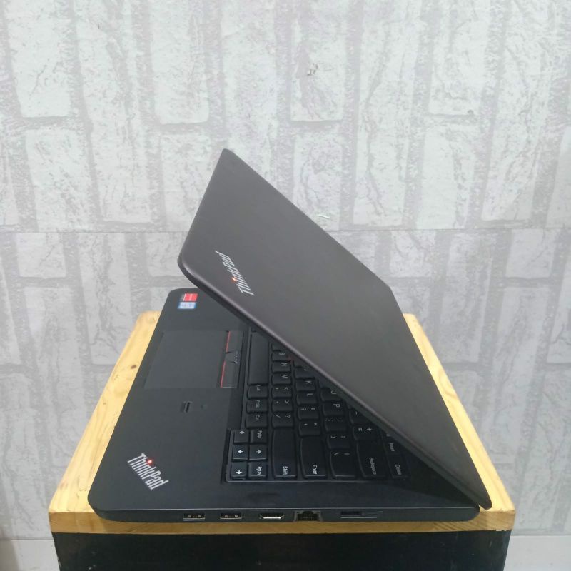 Lenovo Thinkpad E460 Cor i7-6500U Doble vga Amd Radeon R7 M360 2GB Ram 8GB 1TB Gaming editing desain ok