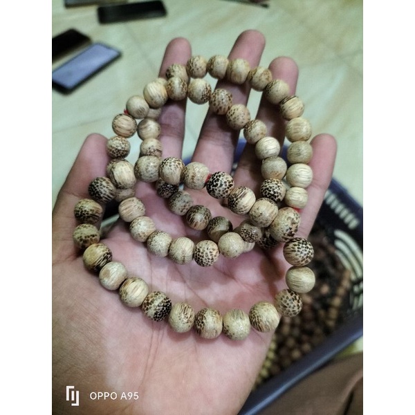 gelang kayu liwung macan putih