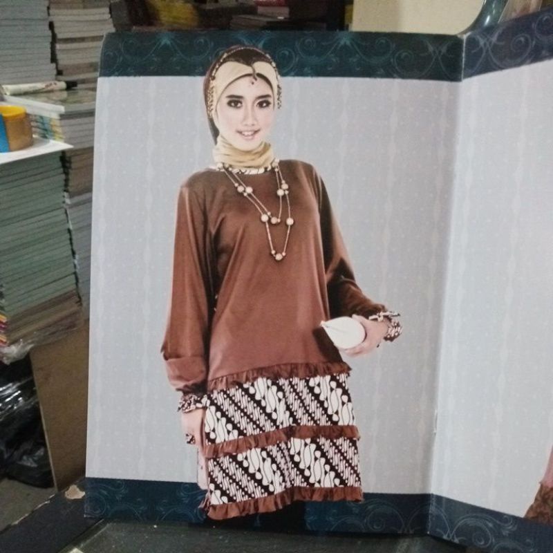 Buku Inspirasi Fashion Batik Muslimah (21×28cm)